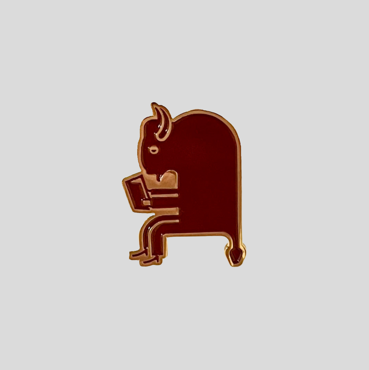 Reading Bison Lapel Pin