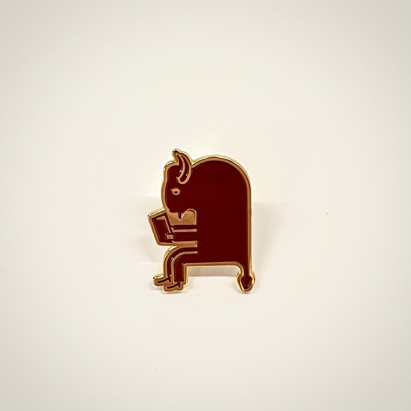 Reading Bison Lapel Pin